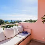 Luxury Sea View Apartament *