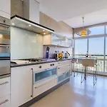Luxury Sea View Apartament