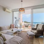 Luxury Sea View Apartament Віавіа