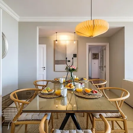 Luxury Sea View Apartament Віавіа