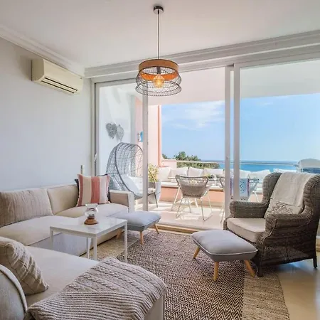 Luxury Sea View Apartament Віавіа